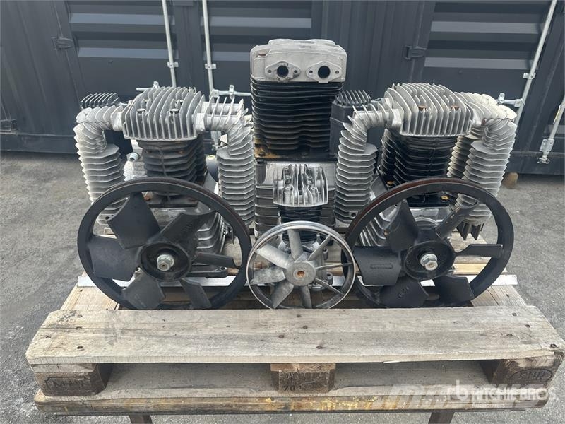 Quantity of (6) Pump Units Air Compressor Компресори