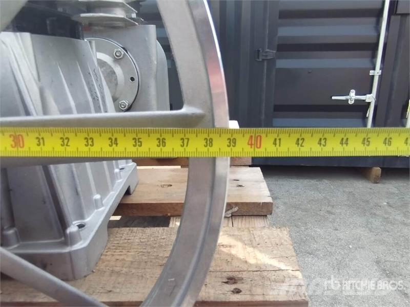 Quantity of (6) Pump Units Air Compressor Компресори