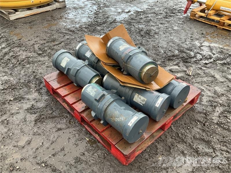 Quantity of (7) Hydraulic Parts Hidráulicos