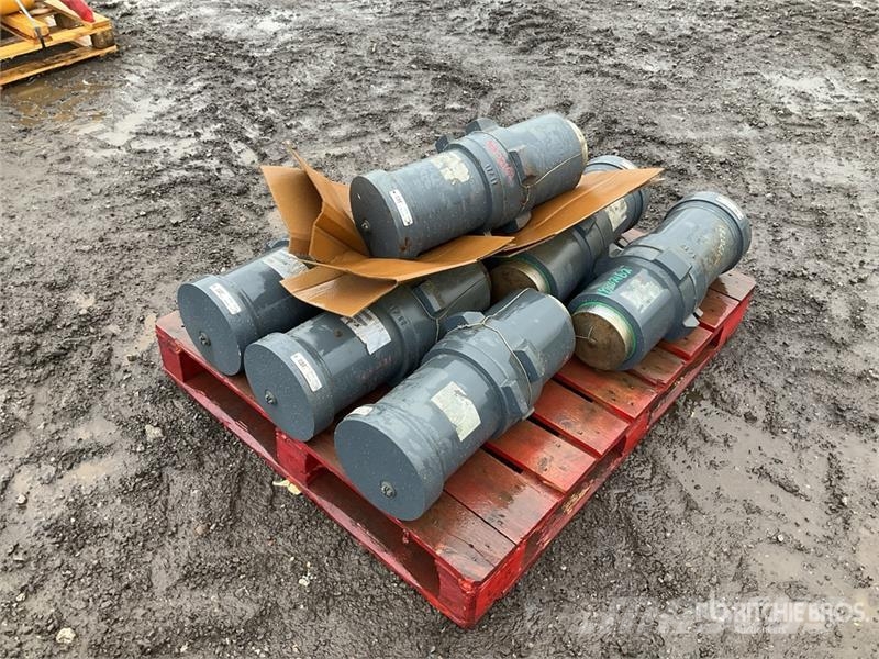 Quantity of (7) Hydraulic Parts Hidráulicos