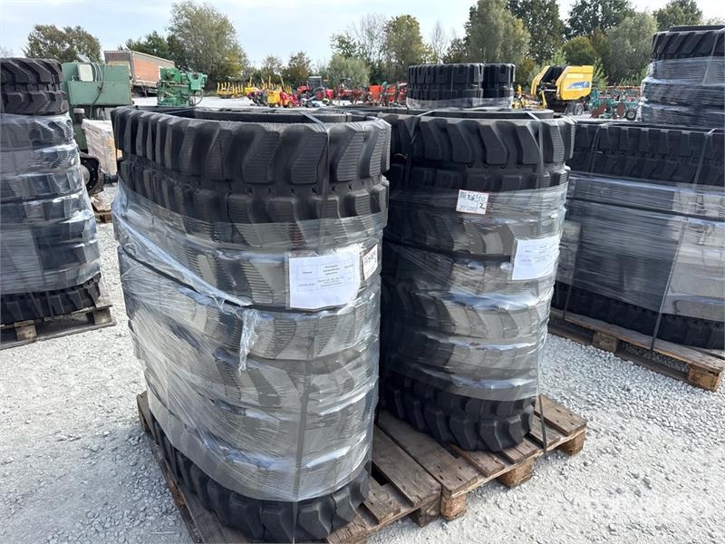 Quantity of (8) 320X52.5X92 Tracks (Unused) Muut