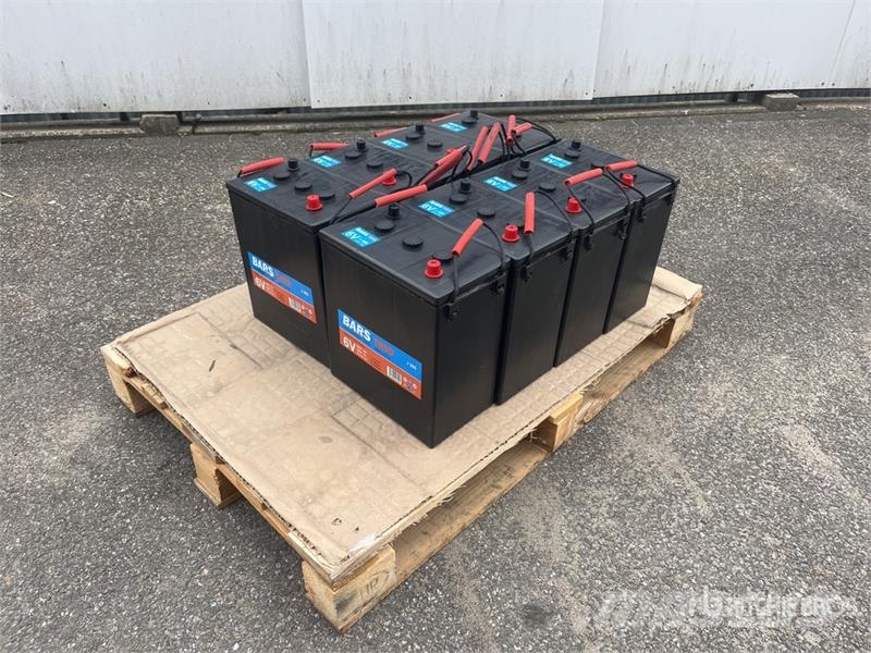 Quantity of (8) Bars J305 6V-360Ah Battery (Unused Andere Zubehörteile