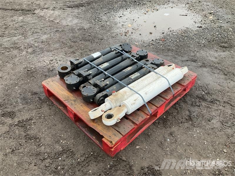 Quantity of (8) Hydraulic Parts Hidráulicos