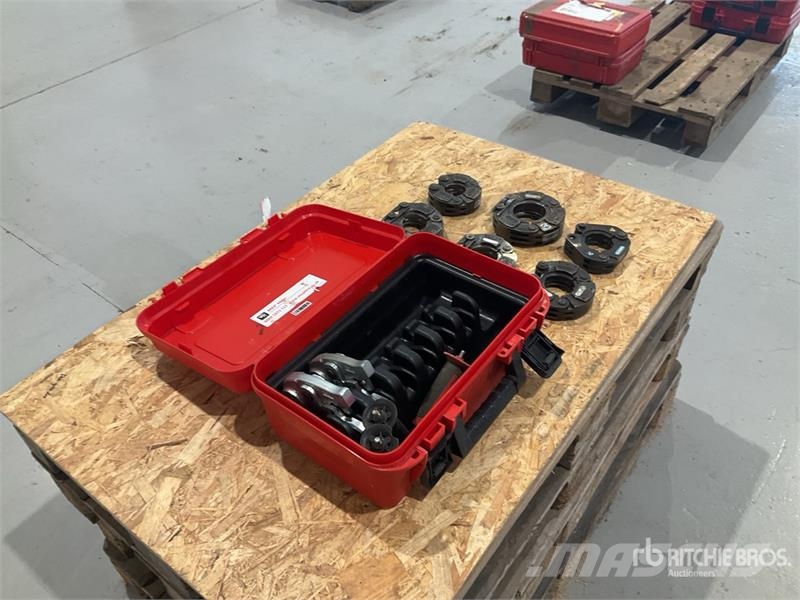 Quantity of (8) Novopress Crimper Attachment Andere Zubehörteile