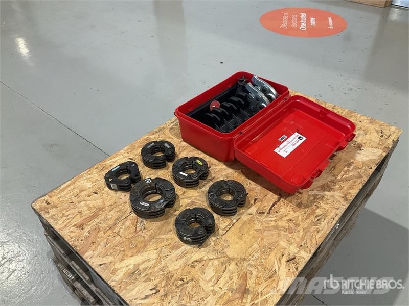 Quantity of (8) Novopress Crimper Attachment Andere Zubehörteile