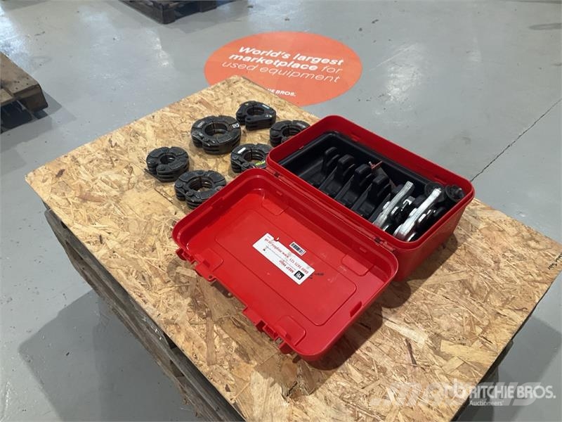 Quantity of (8) Novopress Crimper Attachment Andere Zubehörteile