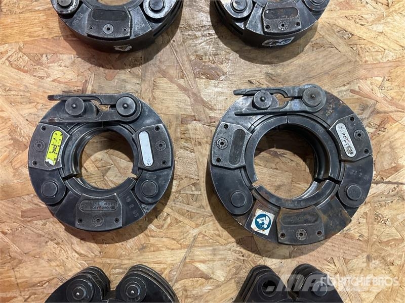 Quantity of (8) Novopress Crimper Attachment Andere Zubehörteile