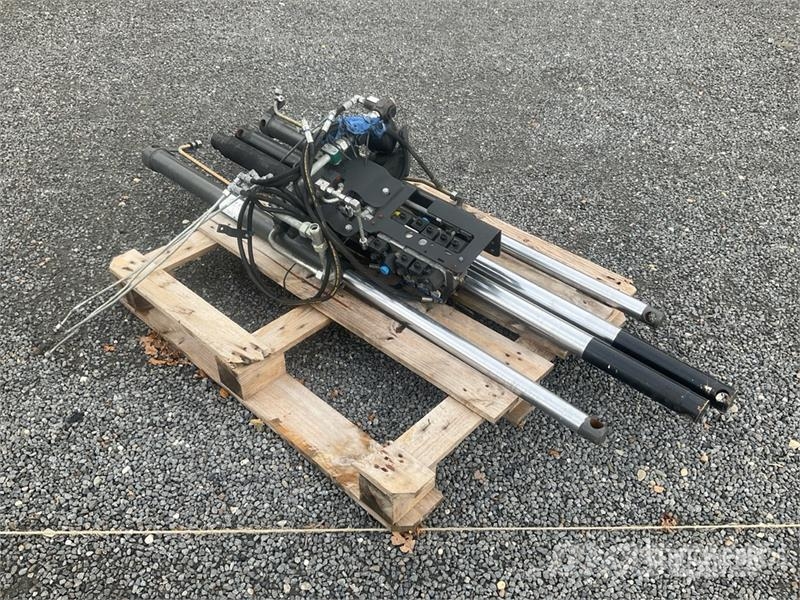  Quantity of Combine Lifting Cylinders with Hydraul مكونات أخرى