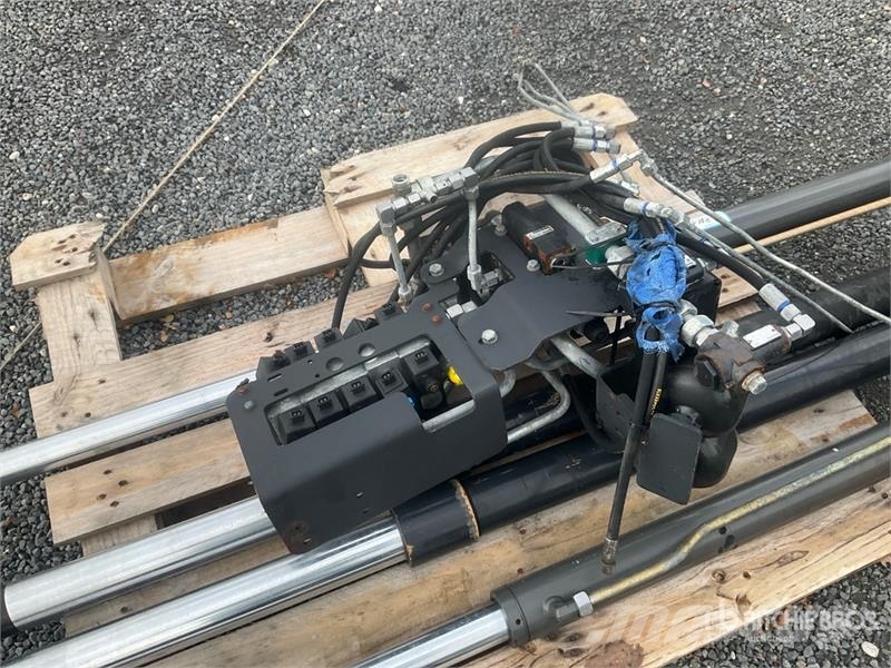  Quantity of Combine Lifting Cylinders with Hydraul مكونات أخرى