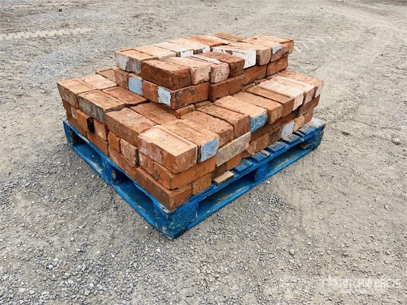Quantity of Mixed Colour Reclaimed Bricks. Andere Zubehörteile