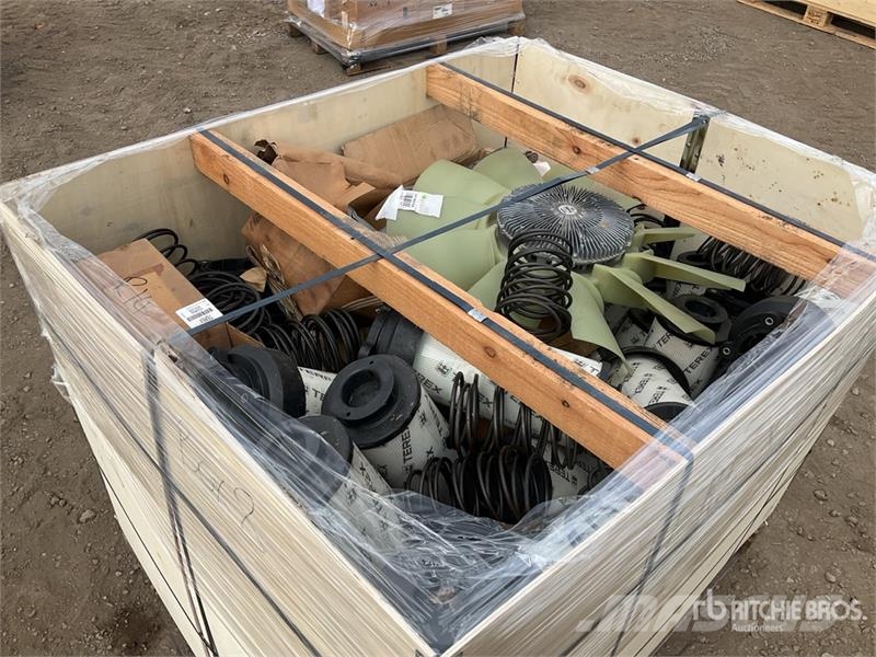  Quantity of Pallet of Misc Parts مكونات أخرى