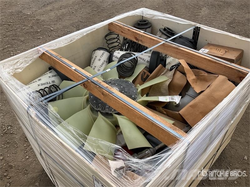  Quantity of Pallet of Misc Parts مكونات أخرى