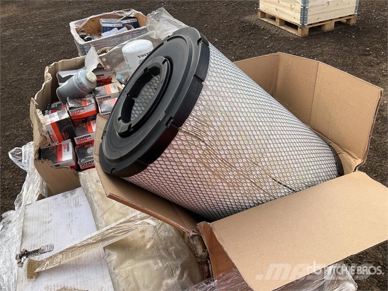 Quantity of Pallet of Misc Parts Other components