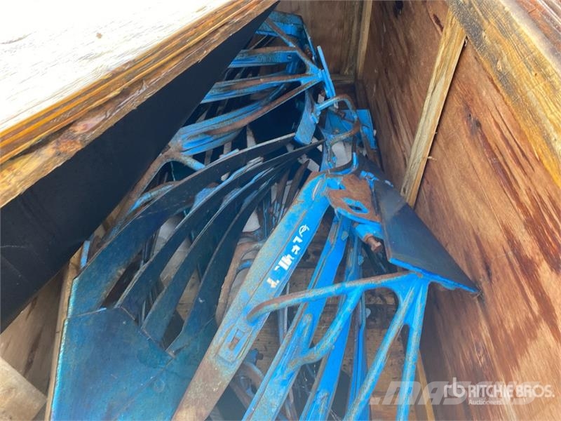 Quantity of parts for a Plow DuarMaxx CS 40 Kmetijstvo - drugo