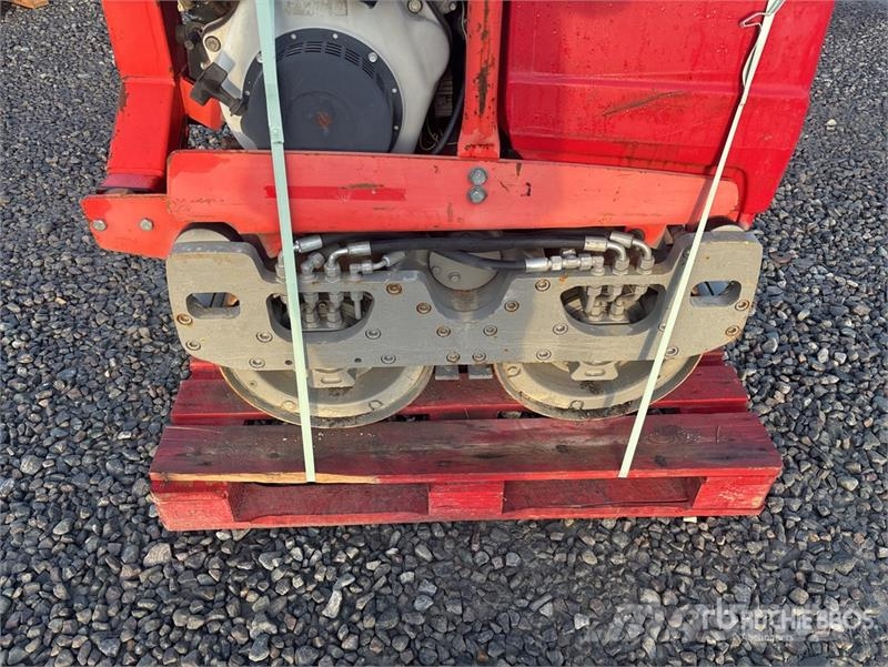  Quantity of Rental Equipment Smooth Drum Compactor Trilrolwalsen