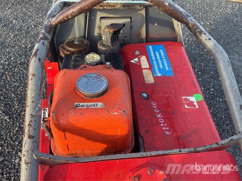  Quantity of Rental Equipment Smooth Drum Compactor Trilrolwalsen