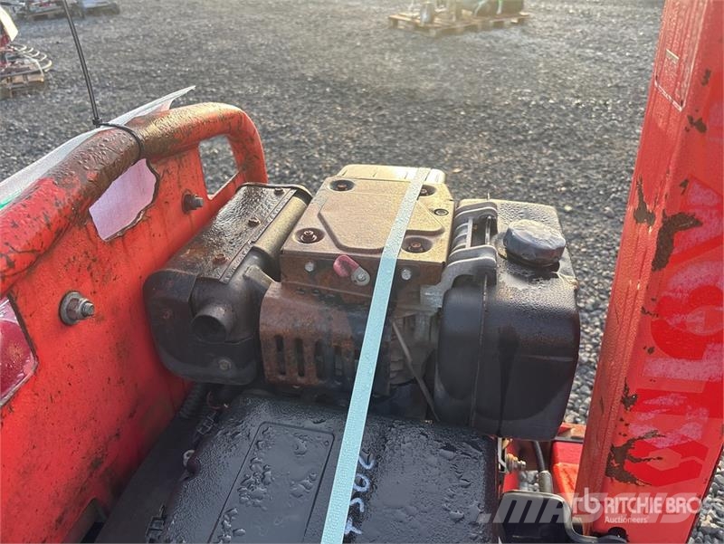  Quantity of Rental Equipment Smooth Drum Compactor Trilrolwalsen