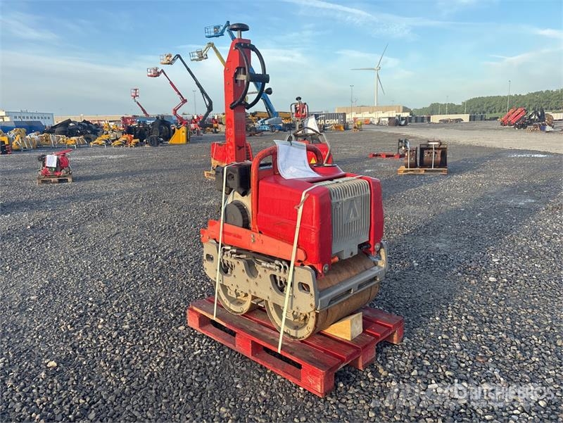  Quantity of Rental Equipment Smooth Drum Compactor Trilrolwalsen