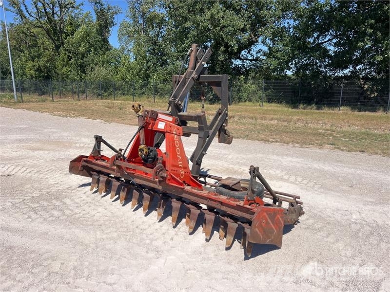 Quivogne 2600 mm 3-Point Herse Rotative Power Harrow Rotorkopeggen / rototillers