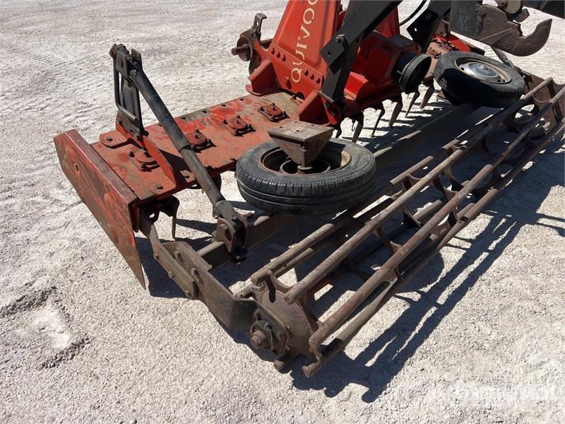 Quivogne 2600 mm 3-Point Herse Rotative Power Harrow Rotorkopeggen / rototillers