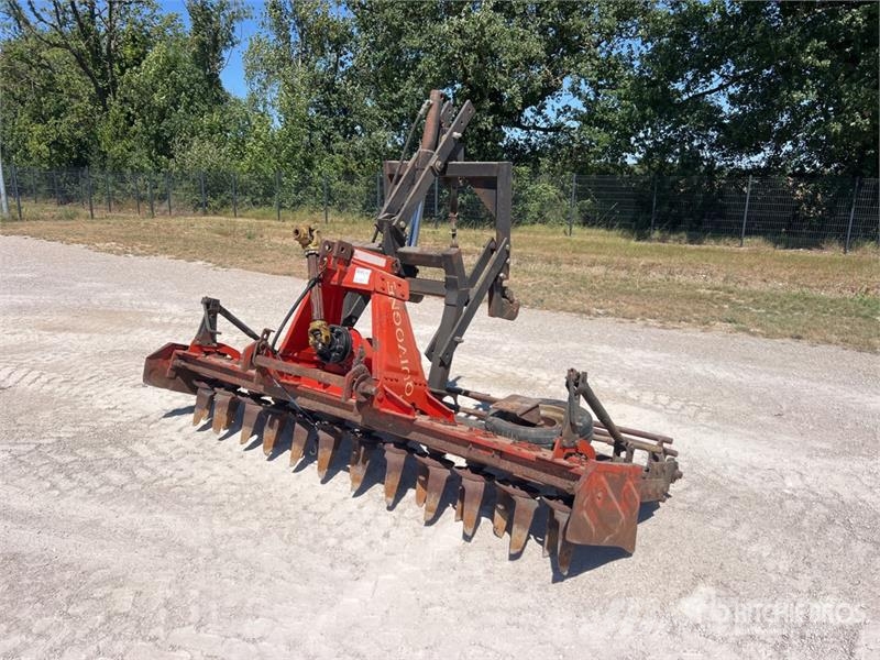 Quivogne 2600 mm 3-Point Herse Rotative Power Harrow Rotorkopeggen / rototillers
