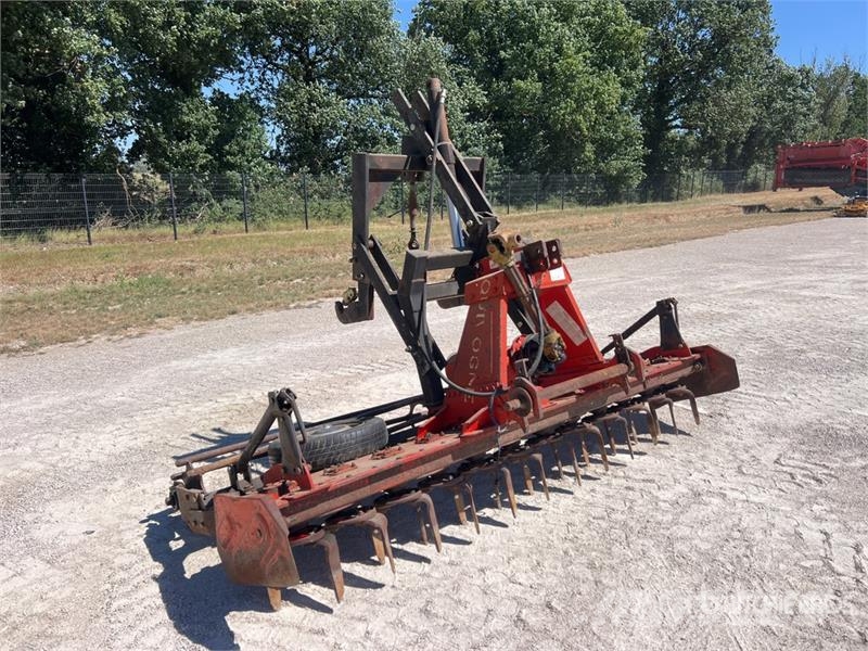 Quivogne 2600 mm 3-Point Herse Rotative Power Harrow Rotorkopeggen / rototillers