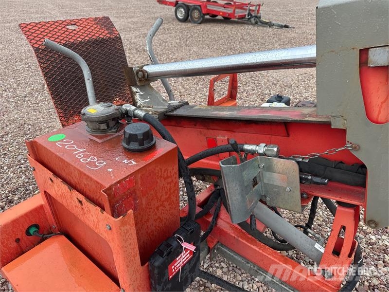 Rabaud 70027D Gasoline Fendeuse De Buches Sur Essieu S/A Pilkekoneet, klapikoneet, hakkurit ja sirkkelit
