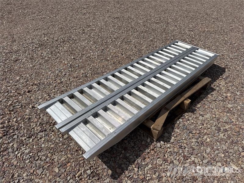 Rampes Aluminium 6T (Non Utilise) Aluminum Ramps ( Ďalšie komponenty