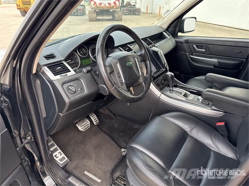 Range Rover Sport HSE AWD SUV Carros
