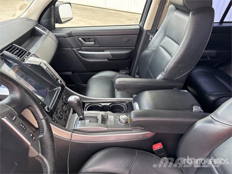 Range Rover Sport HSE AWD SUV Carros