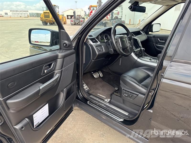 Range Rover Sport HSE AWD SUV Carros