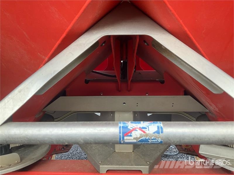 Rauch Axis 30.1 3000 L Fertilizer Spreader Skystų trąšų purkštuvai