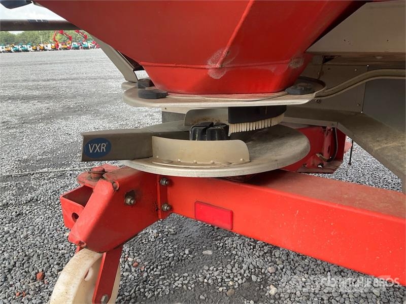 Rauch Axis 30.1 3000 L Fertilizer Spreader Skystų trąšų purkštuvai