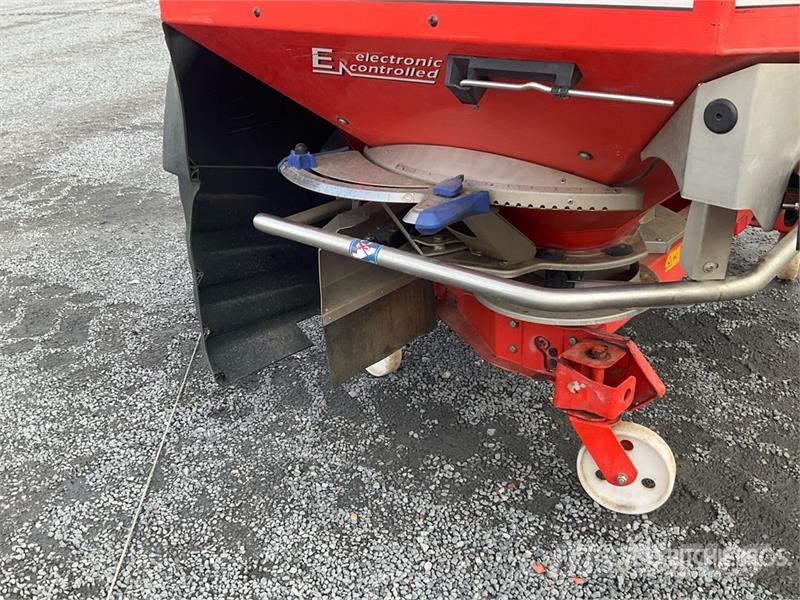 Rauch Axis 30.1 3000 L Fertilizer Spreader Skystų trąšų purkštuvai