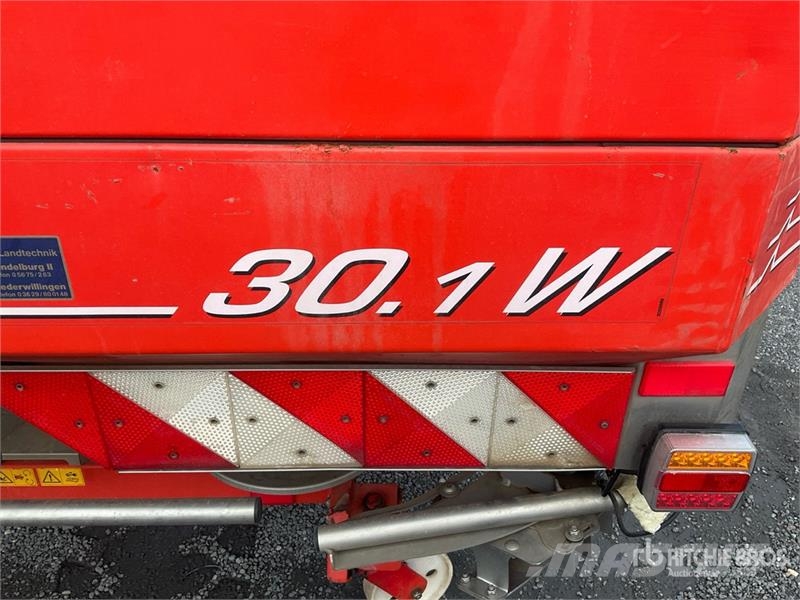 Rauch Axis 30.1 3000 L Fertilizer Spreader Skystų trąšų purkštuvai
