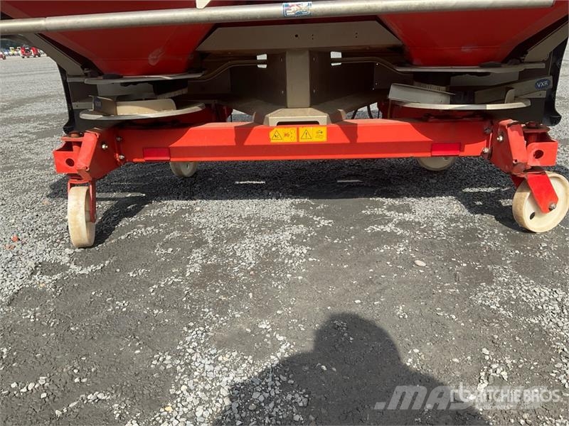 Rauch Axis 30.1 3000 L Fertilizer Spreader Skystų trąšų purkštuvai
