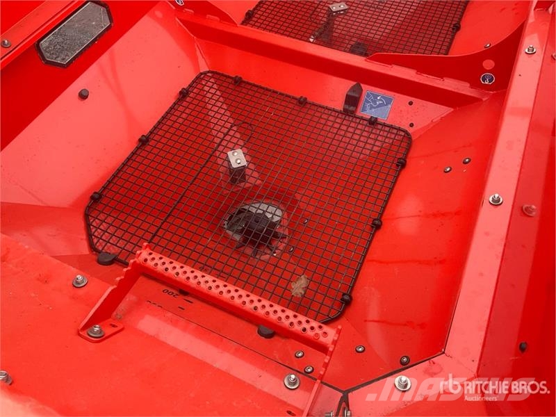 Rauch Axis M 30.2 EMC VS Pro Fertilizer Spreader (Unused Flüssigdüngerstreuer