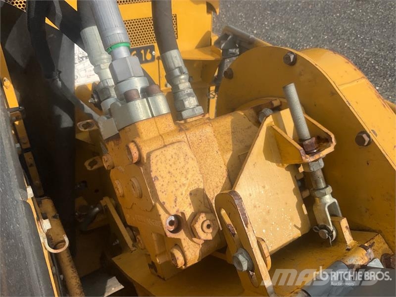 Rayco RG70X 4x4 Walk Beside Stump Grinder Rotacijske brane in multikultivatorji