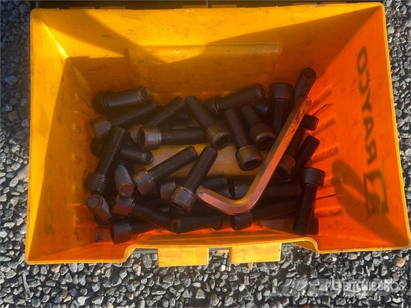 Rayco RG70X 4x4 Walk Beside Stump Grinder 動力耙和旋轉式耕耘機