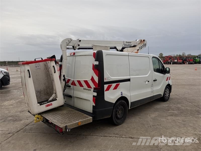 Renault 101F 6.1 m on Renault Trafic Camion Nacelle Bucket 车载式高空作业车