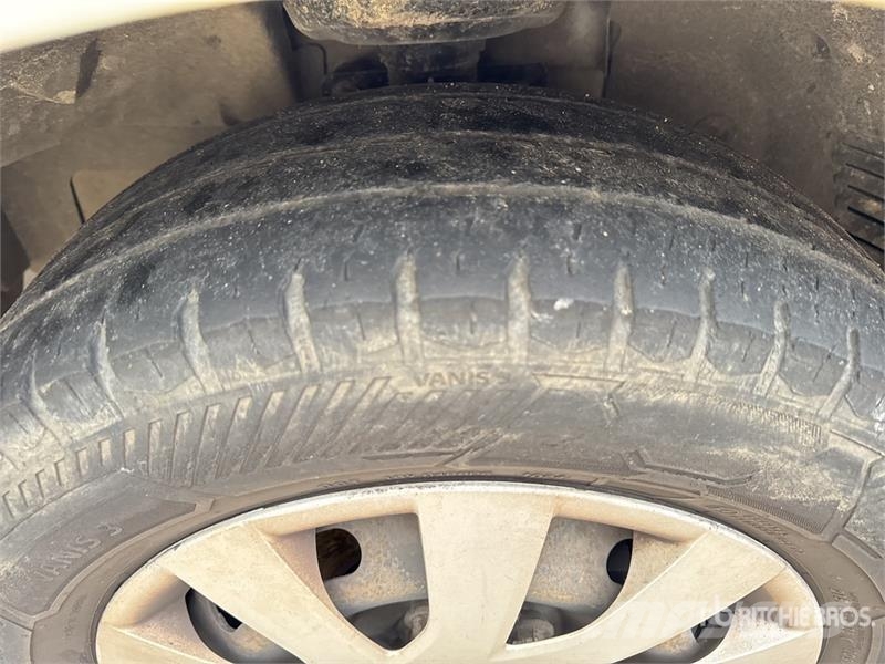 Renault 101F 6.1 m on Renault Trafic Camion Nacelle Bucket 车载式高空作业车