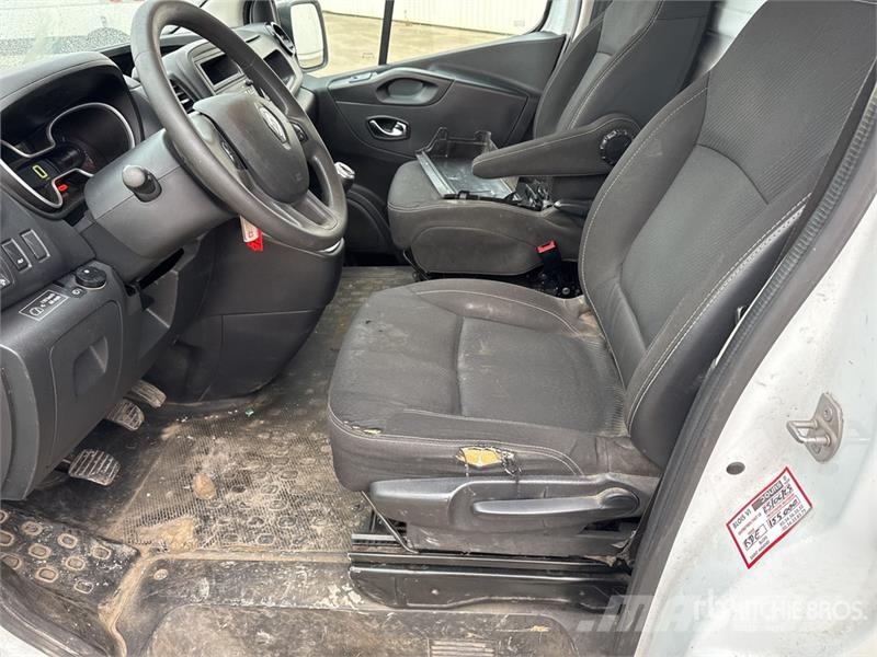 Renault 101F 6.1 m on Renault Trafic Camion Nacelle Bucket 车载式高空作业车