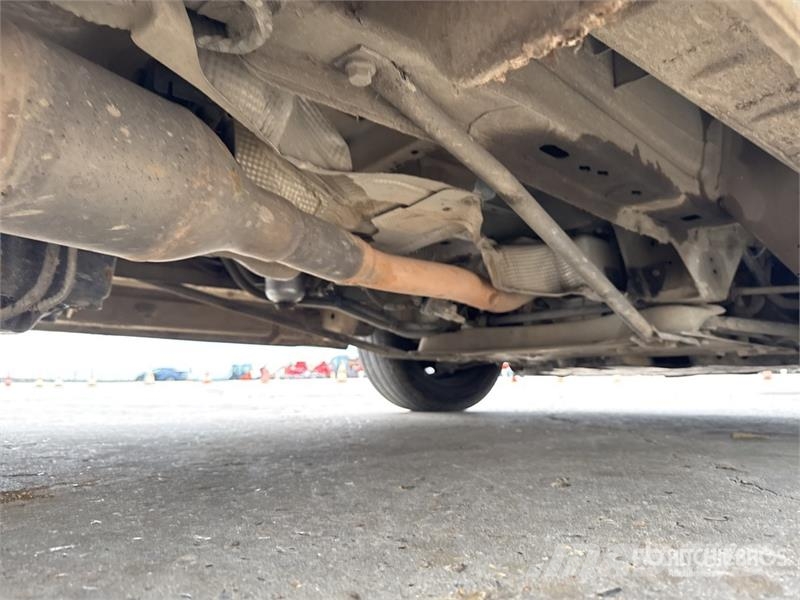 Renault 101F 6.1 m on Renault Trafic Camion Nacelle Bucket 车载式高空作业车