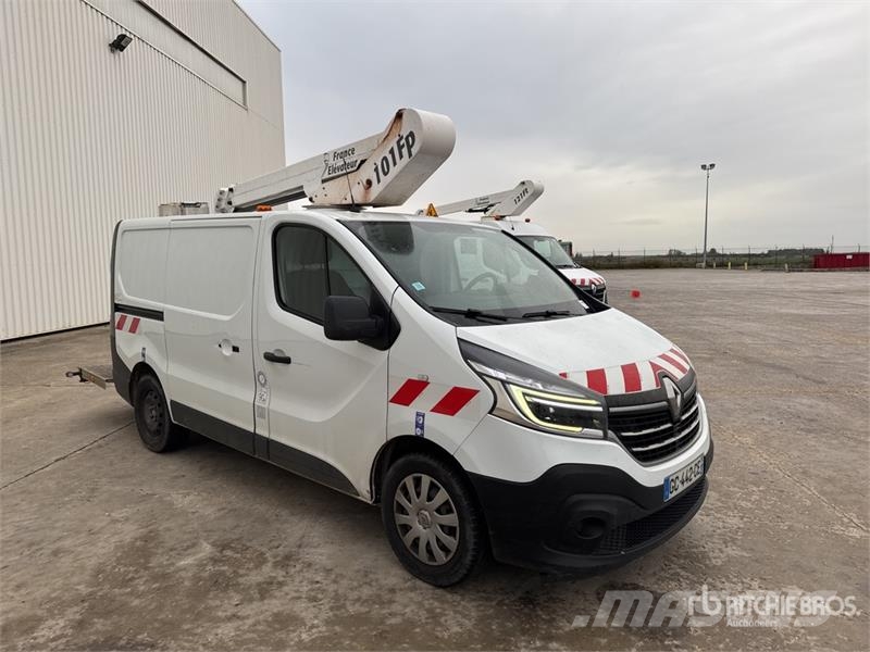 Renault 101F 6.1 m on Renault Trafic Camion Nacelle Bucket 车载式高空作业车