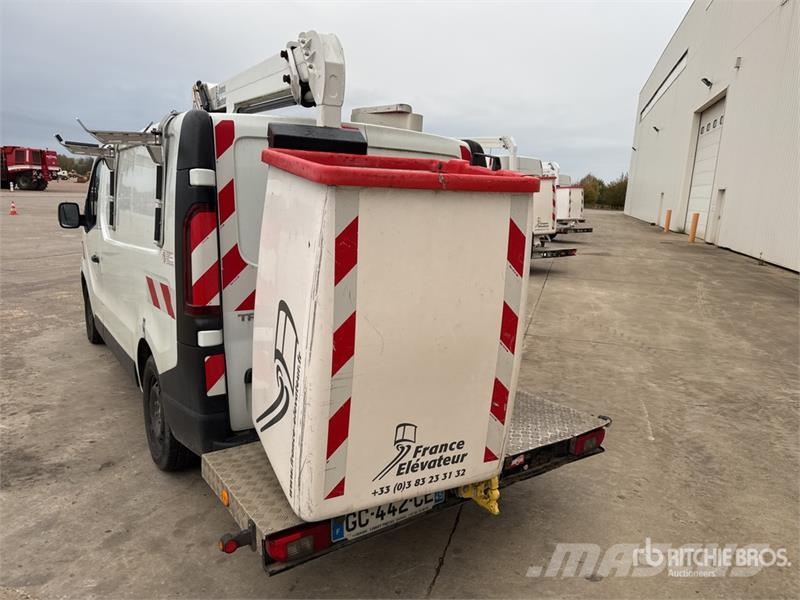 Renault 101F 6.1 m on Renault Trafic Camion Nacelle Bucket 车载式高空作业车