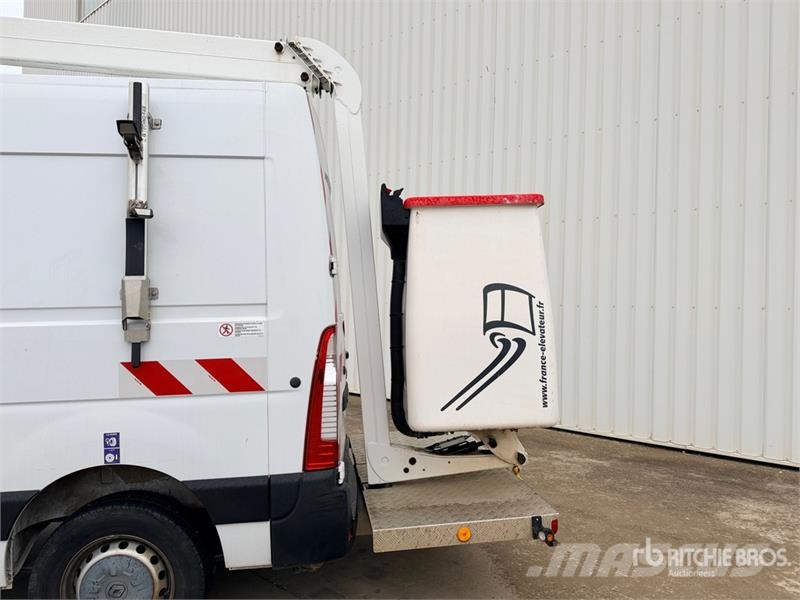 Renault 121F 10 m on Renault Master Camion Nacelle Bucket 车载式高空作业车