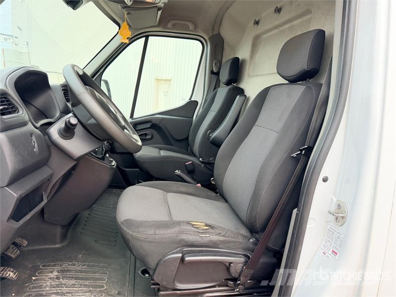 Renault 121F 10 m on Renault Master Camion Nacelle Bucket 车载式高空作业车
