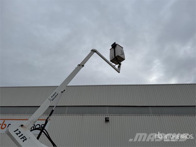 Renault 121F 10 m on Renault Master Camion Nacelle Bucket 车载式高空作业车