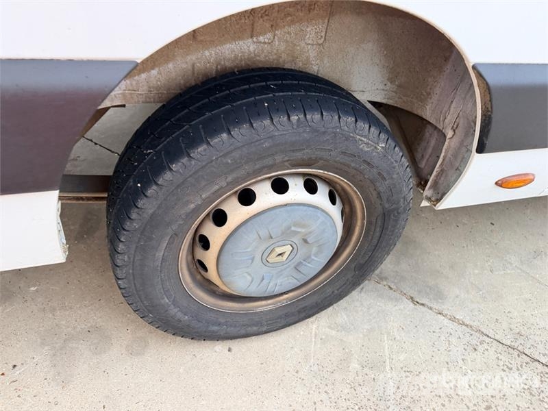 Renault 121F 10 m on Renault Master Camion Nacelle Bucket 车载式高空作业车