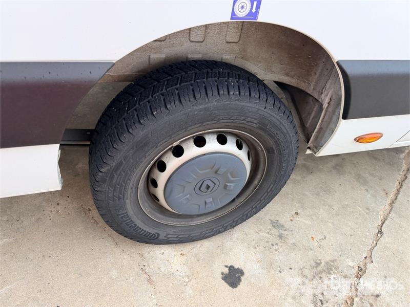 Renault 121F 10 m on Renault Master Camion Nacelle Bucket 车载式高空作业车